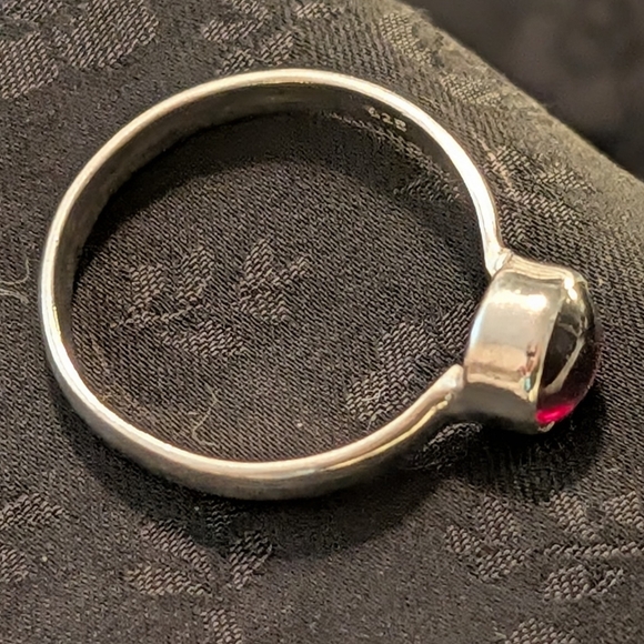 Genuine Garnet Solid Sterling Silver Ring Size 9.5 - Picture 3 of 7